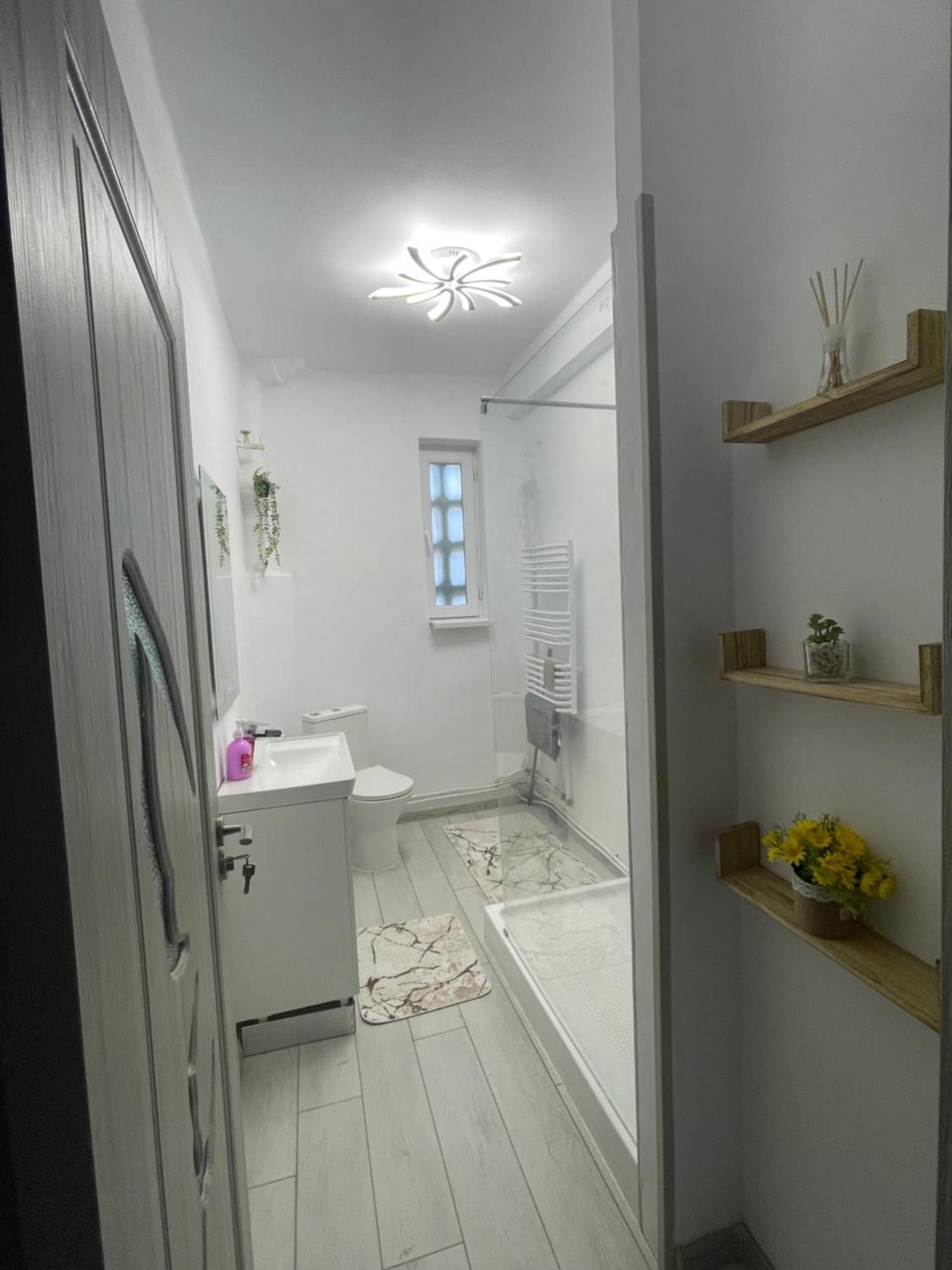 Aeroport Accommodation Bacău Eksteriør bilde